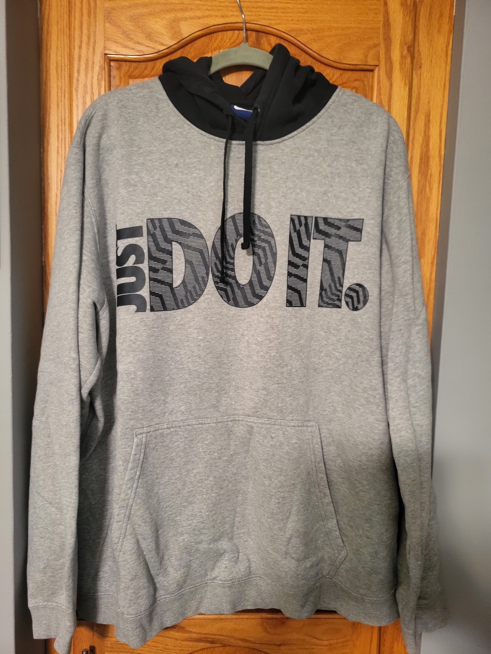 Nike Size 2XL Gray/Black Swoosh Pullover Hoodie Y2K sweatshirt